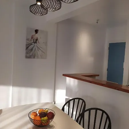 Apartment Regina Garden Renovated & Lovely Apartment,